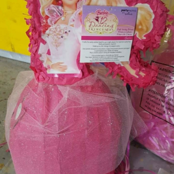 Barbi  pinatas Hard find this style NOT IN PRODUCTION ANYMORE  Barbie - Picture 4 of 6